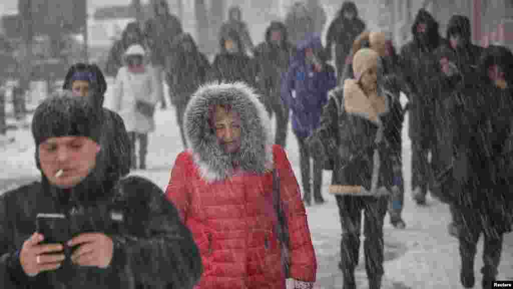 Më herët, ambasadorja e SHBA-së në OKB, Linda Thomas-Greenfield, tha se presidenti i Rusisë, Vladimir Putin, po e &ldquo;përdor qartësisht dimrin si armë për t&rsquo;i shkaktuar vuajtje të mëdha popullit ukrainas&rdquo;.