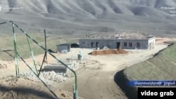 23 квітня Азербайджан звинуватив вірменську сторону в курсуванні «військових поставок з Вірменії до Нагірного Карабаху». Ця претензія неодноразово заперечувалася.