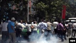 صحنه ای از اعتراض های خیابانی تهران در ماه گذشته