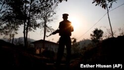 Pripadnik popunjeničke vojske u Mjanmaru, ilustrativna fotografija. 20. mart 2018.