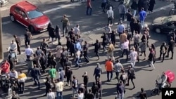 Учасники протесту блокують перехрестя, Тегеран, 26 жовтня 2022 року