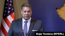 КОСОВО: Специјалниот пратеник на САД Габриел Ескобар на 19 октомври 2022 година во Приштина