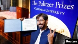 Фотографът Аднан Абиди на връчването на наградите "Пулицър"