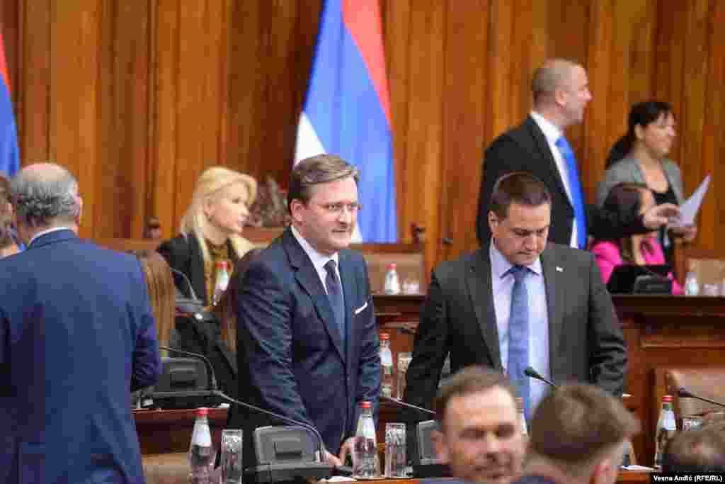 Nikola Selaković, dosadašnji ministar spoljnih poslova, predložen je za ministra za rad, zapošljavanje, boračka i socijalna pitanja. Branko Ružić iz redova socijalista zadržaće resor prosvete u novoj vladi.