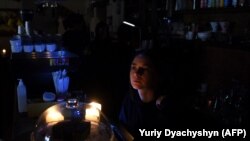 Cafenea din Liov rămasă fără electricitate în urma atacurilor rusești, Ucraina, 11 octombrie 2022.