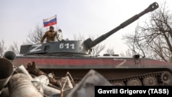 Сепаратист из «ЛНР» на самоходной гаубице.