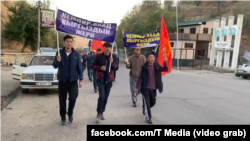 Участники марша в Узгенском районе