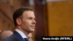 Ministar Mali smatra da nema reči o suprotnosti sa Zakonom o javnim nabavkama