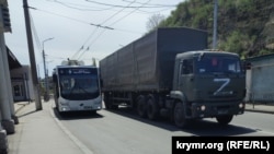 Військовий «КамАЗ» біля залізничного вокзалу в Севастополі, архівне фото