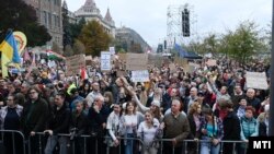 Az ADOM Diákmozgalom és a PDSZ által meghirdetett tüntetés a budapesti Műegyetem rakparton 2022. október 23-án