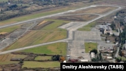 Сухумский аэропорт, архивная фотография