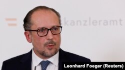 За словами канцлера, локдаун стартує в понеділок, 22 листопада і триватиме щонайменше 10 днів