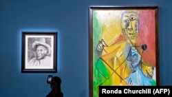 “Эркек киши менен бала” (оңдо). Лас Вегастагы аукцион алдында, 23-октябрь 2021-жыл