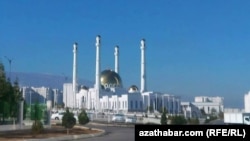 Мечеть "Хезрети Омар", 7-й микрорайон Ашхабада.