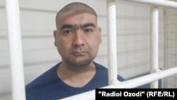 Ҷамшед Ҷумъазода ҳангоми эълони ҳукм дар Додгоҳи вилояти Суғд