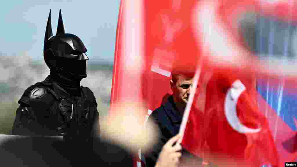 A török belügyminisztérium közlése szerint az eddigi tüntetéseken 2000 demonstrálót tartóztattak le és 260-at zártak börtönbe