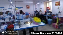 Тигүү ишканасы. Иллюстрациялык сүрөт.