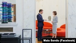 Президент Франции Эммануэль Макрон и Президент Республики Молдова Майя Санду на третьей конференции Платформы поддержки Молдовы, 21 ноября 2022 г.