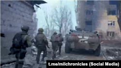 Російські військові в Маріуполі