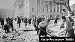 Leningradul sub asediu, 1943. Data exactă a fotografiei nu este cunoscută ( via Vasily Fedoseyev/TASS) 