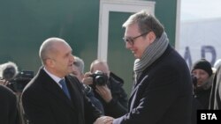 Predsednik Bugarske Rumen Radev i predsednik Srbije Aleksandar Vučić u Kostinbrodu, gde je otpočela izgradnja gasnog interkonektora Srbija-Bugarska, 1. februar 2023. 