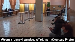 Поліцейські, зазначає пресслужба, перевіряють всі зазначені в повідомленні факти