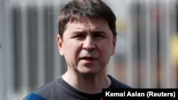 «Російські пропагандисти закохані в «референдуми» як панацею. Маю для них погані новини», зазначив Михайло Подоляк