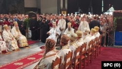 Patrijarh srpski Porfirije (u sredini, desno) i arhiepiskop ohridski i makedonski Stefan (u sredini, levo) služili su Svetu arhijerejsku liturgija u Crkvi Svetog Klimenta Ohridskog, Skoplje, 24. maj.