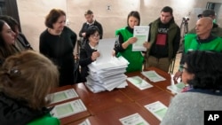 Міжнародні спостерігачі констатували, що вибори в Грузії відбулися зі «значними порушеннями» – це суттєво поставило під загрозу демократичну цілісність виборчого процесу