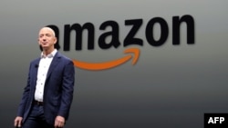 Жефф Безос Калифорниядагы маалымат жыйынында, 6-сентябрь 2012-жыл.
