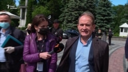 Медведчук відмовився пояснити, за скільки, коли і в кого саме купив фрагмент Біблії Гутенберга – відео