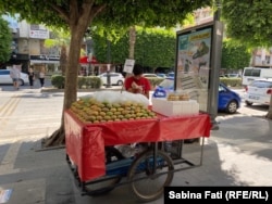 Tarabă cu fructe de cactus în Adana