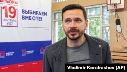 Ilja Jasin orosz ellenzéki aktivista a parlamenti választások alatt, 2021. szeptember 19-én Moszkvában