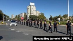 Pripadnici Interventne jedinice policije kod kružnog toka, 20. septembar 2025.