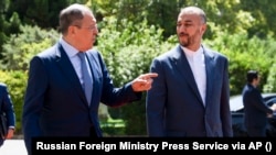 Lavrov (L) i Amirabdolahijan, ruski i iranski šefovi diplomatije, na ranijem sastanku u Teheranu, 23. jun 2022.