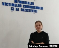 Tania Drăghici a regizat, împreună cu colegele din Anul II Regie, Andreea Drăgan, Lorena Hristu și Larisa Popa, spectacolul Dușmance ale poporului