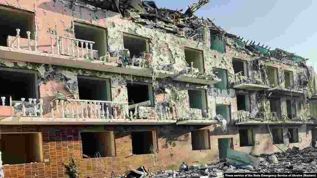 Prizor pogođene zgrade u Serhiivki.
