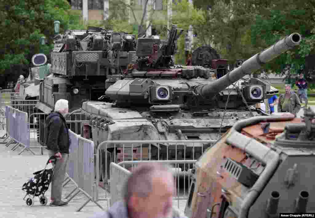 Izložena ruska oklopna vozila. Izložba u Pragu trajaće do 24. jula.