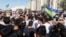 Демонстрация в Нукусе, столице Каракалпакстана, против изменения статуса республики в составе Узбекистана