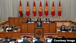 Президент Садыр Жапаров Жогорку Кеңеште сүйлөп жаткан учур. 30-июнь, 2022-жыл.