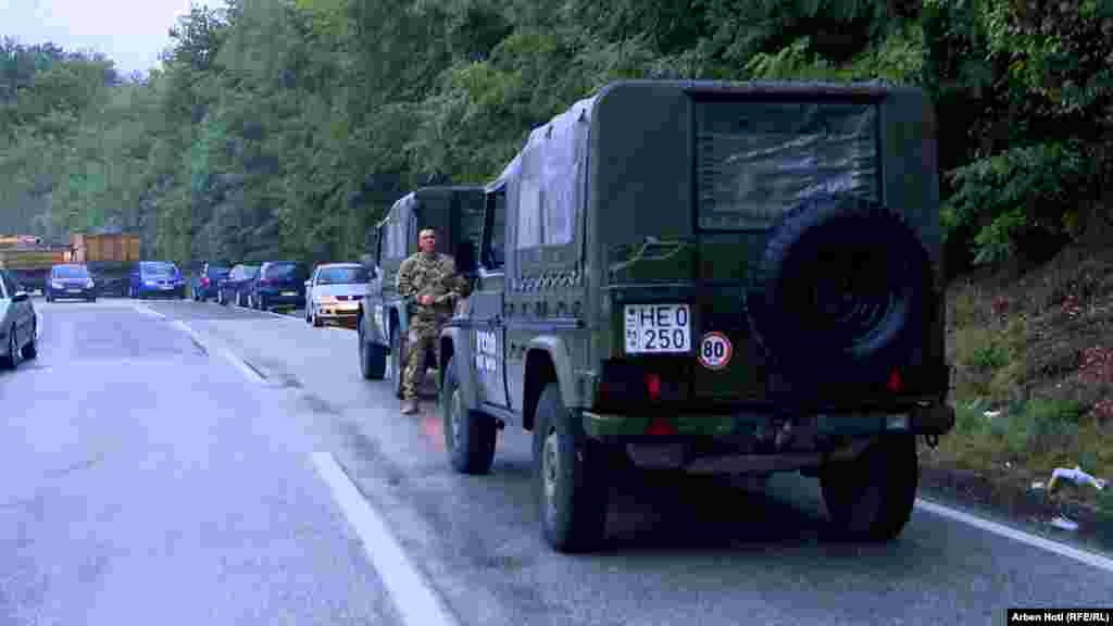 Патроли на мисијата на НАТО на Косово, КФОР, во Јариње.
