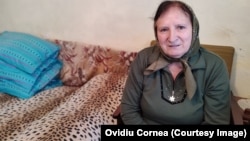 Floarea Stana, acum în vârstă de 71 de ani, s-a născut în timpul deportării părinților ei în județul Constanța.
