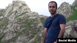 Security agents stormed the house of Hossein Ronaghi and arrested him on September 22 as he was giving an interview to the London-based Iran International TV. He's been on a hunger strike since being detained. (file photo)
