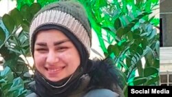 Мона Хейдари, Ирандын Ахваз шаарында күйөөсү башын кесип өлтүргөн жаш келин. 