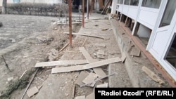 Яке аз хонаҳои вайроншуда дар Хоҷаи Аъло. Моҳи январи 2022