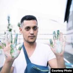 Доротеј Нешовски, уметник и автор на визуелната книга „Секоја работа надвор од уметноста е губење време“