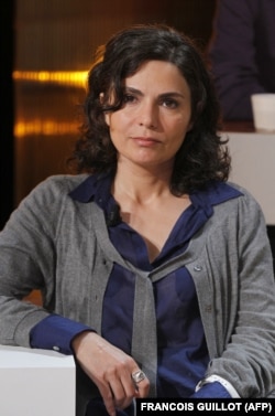 شهدخت جوان در سال ۲۰۱۱ پس از انتشار کتاب «من آنکه هستم نیستم» در یک برنامه تلویزیونی