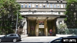 A Péterfy Kórház-Rendelőintézet épülete a főváros VII. kerületében, 2021. június 13-án.