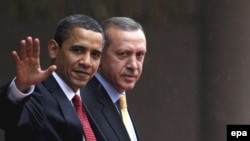 АҚШ президенті Барак Обама мен Түркия премьер-министрі Режеп Тайып Ердоған. Анкара, 6 сәуір, 2009 жыл.