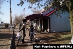 У центрі селища